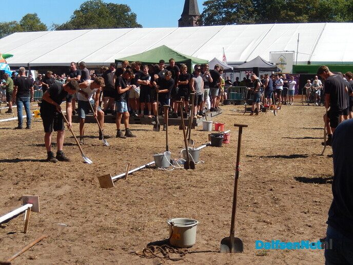 Wat een sensatie bij het NK Gat Graven! - Foto: Willy