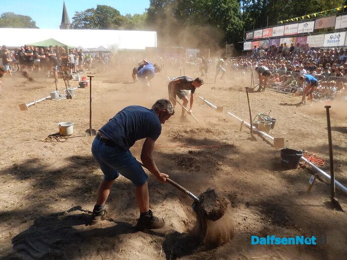 Wat een sensatie bij het NK Gat Graven! - Foto: Willy