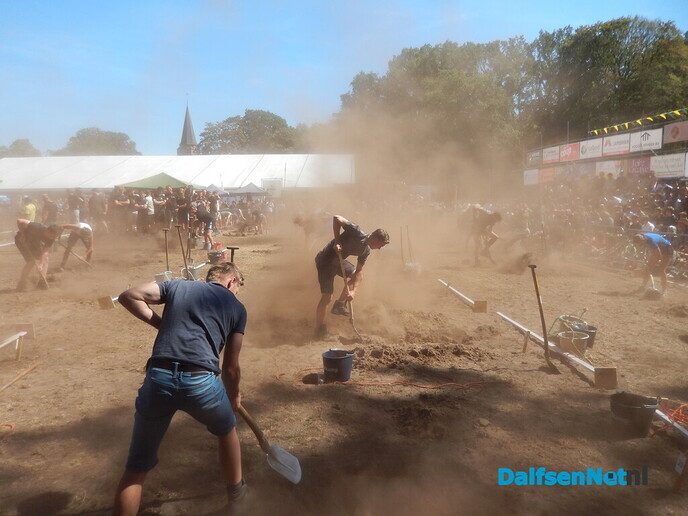 Wat een sensatie bij het NK Gat Graven! - Foto: Willy
