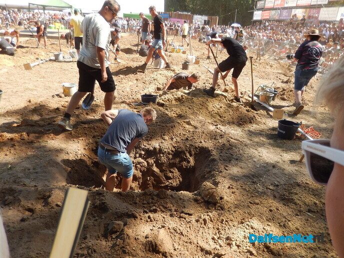 Wat een sensatie bij het NK Gat Graven! - Foto: Willy