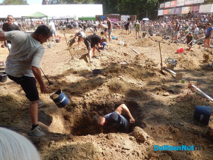 Wat een sensatie bij het NK Gat Graven! - Foto: Willy