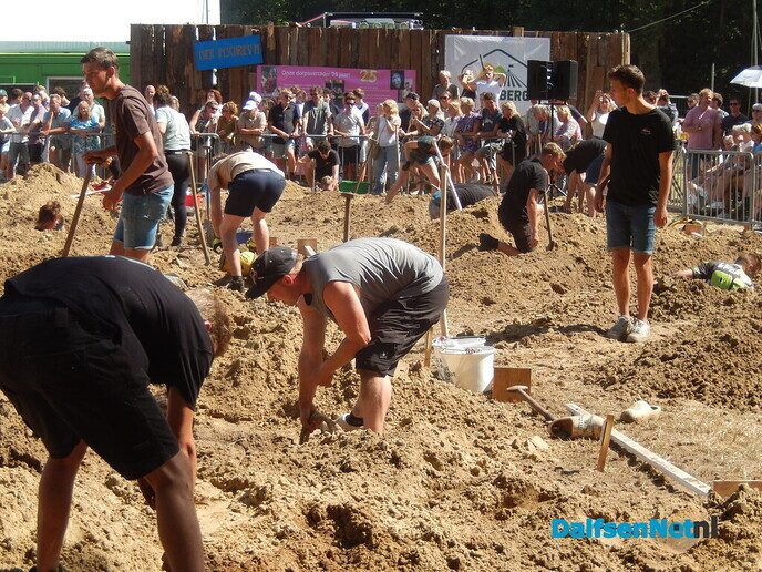 Wat een sensatie bij het NK Gat Graven! - Foto: Willy