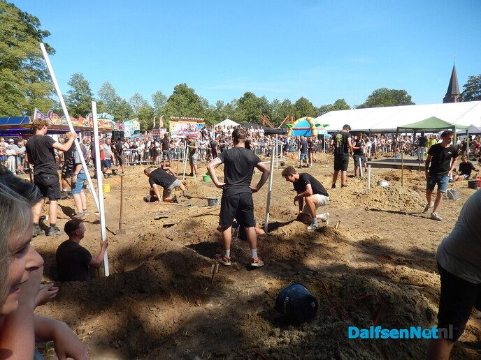 Wat een sensatie bij het NK Gat Graven! - Foto: Willy