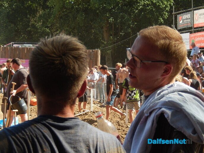 Wat een sensatie bij het NK Gat Graven! - Foto: Willy