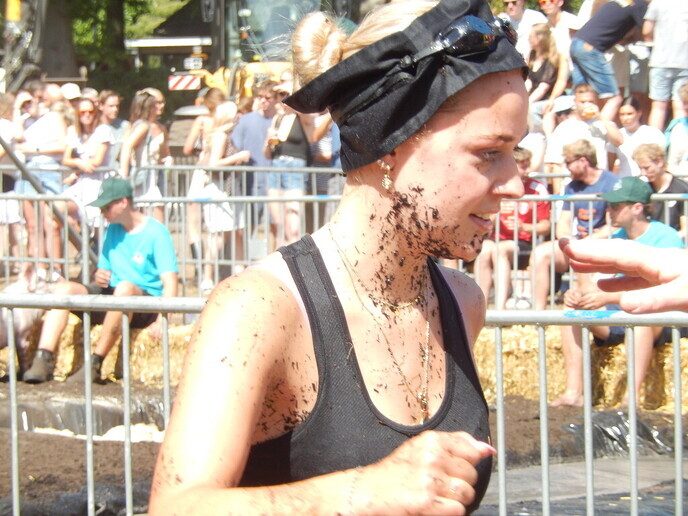 Zwientie tikken zorgt voor hilarische taferelen in Luttenberg