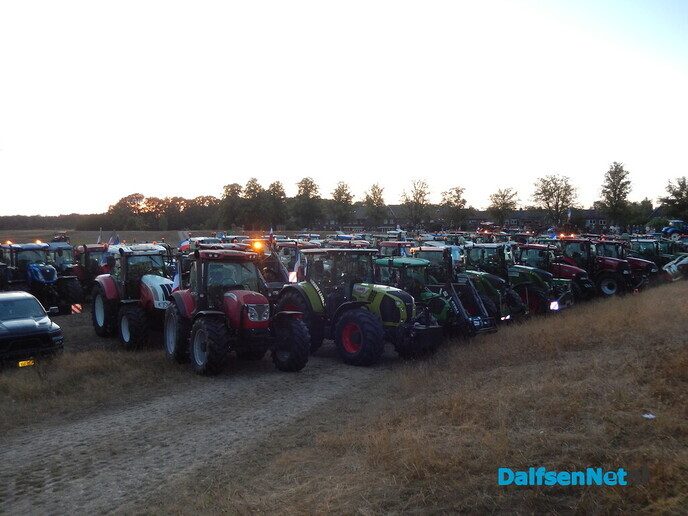 Evenemententerrein Dalfsen nog even goed gebruikt vanavond - Foto: Willy