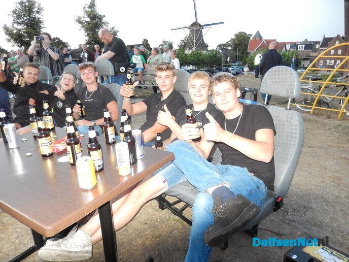 Evenemententerrein Dalfsen nog even goed gebruikt vanavond - Foto: Willy