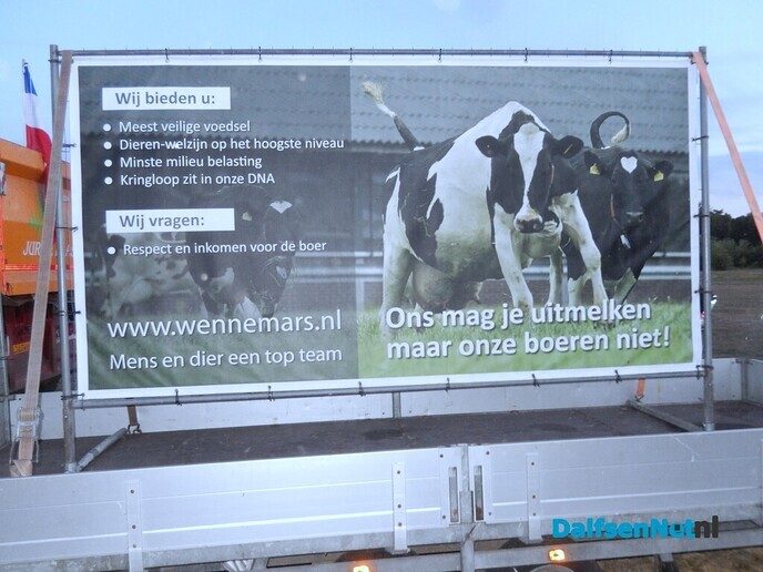Evenemententerrein Dalfsen nog even goed gebruikt vanavond - Foto: Willy