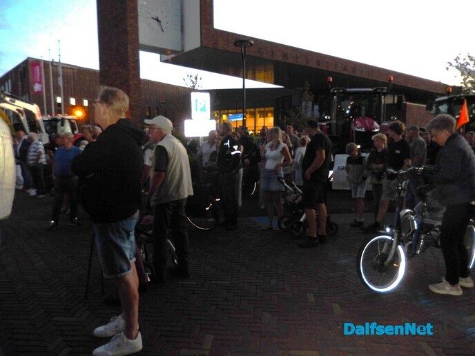Evenemententerrein Dalfsen nog even goed gebruikt vanavond - Foto: Willy