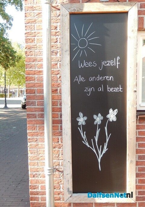 Nieuwe gevelspreuk - Foto: Willy