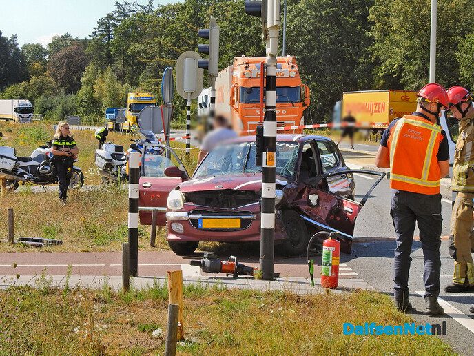 Aanrijding op de oversteek met de Varsenerdijk - Foto: H.G. Foto