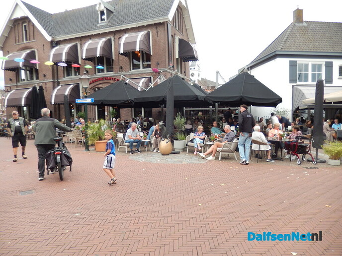 Ommer Bissingh sluit serie woensdagen af met ouderwetse gezelligheid - Foto: Willy