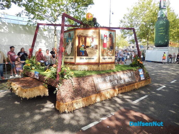 Prachtige aftrap van de Stöppelhaene: prachtige corso - Foto: Willy
