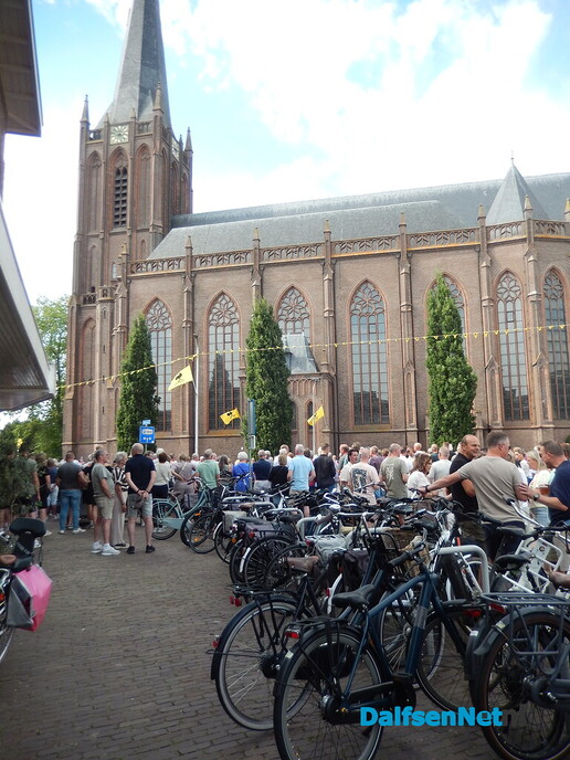 Prachtige aftrap van de Stöppelhaene: prachtige corso - Foto: Willy