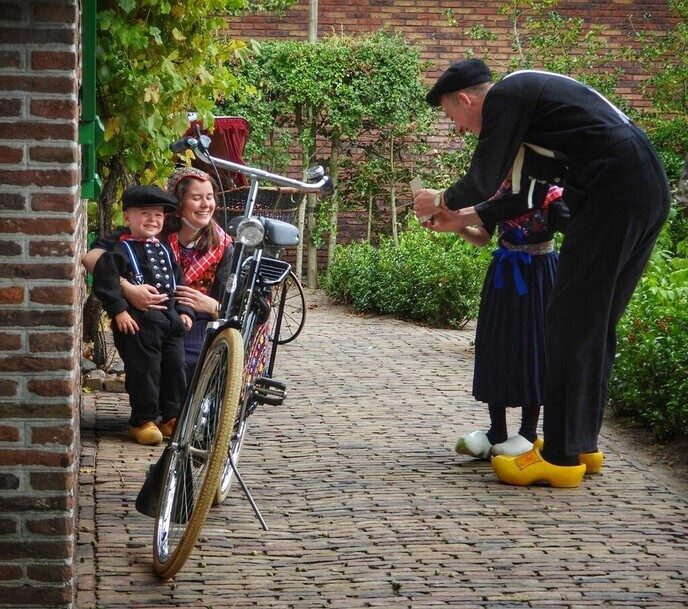 Vervolg uitje Femmie Smink Klederdracht in Staphorst - Foto: Femmie Smink