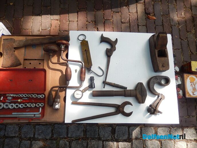 Zeer sfeervolle maandmarkt in IJhorst - Foto: Willy