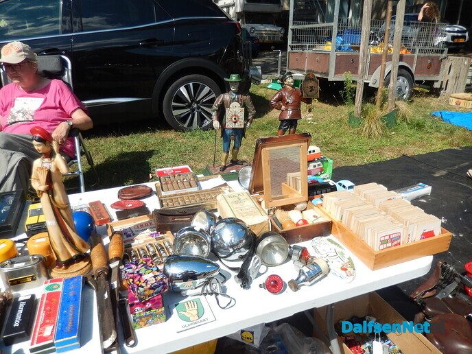 Zeer sfeervolle maandmarkt in IJhorst - Foto: Willy