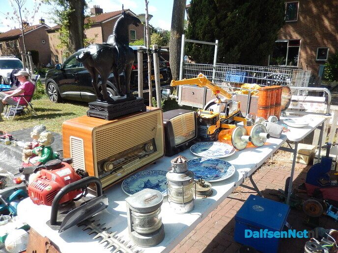 Zeer sfeervolle maandmarkt in IJhorst - Foto: Willy