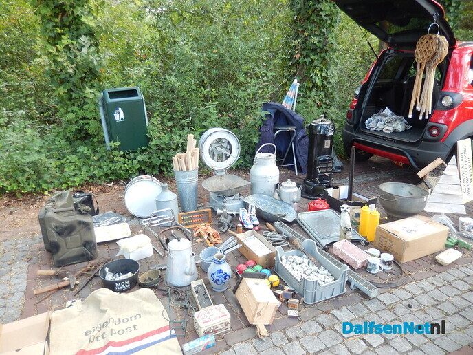 Zeer sfeervolle maandmarkt in IJhorst - Foto: Willy