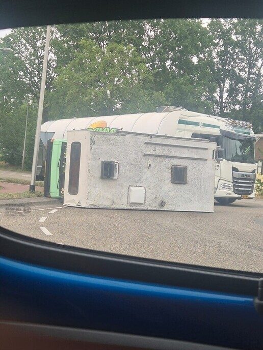 Een soort auto op z’n kant - Foto: Ingezonden foto