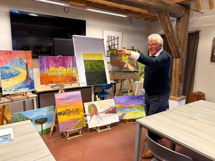 Expositie schildergroep Bellingeweer in gemeentehuis