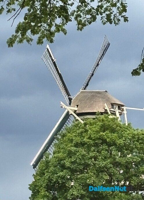 De combine doet zijn werk - Foto: Ingezonden foto