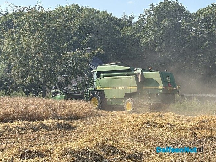 De combine doet zijn werk - Foto: Ingezonden foto