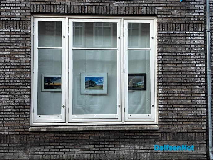 Mogelijkheid voor nieuwe exposities in vitrine AH Dalfsen - Foto: Paul Scholten