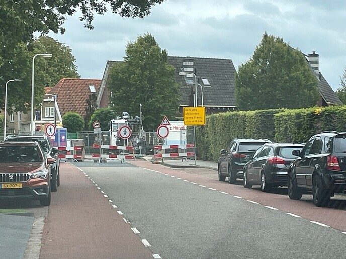 Wilhelminastraat nog steeds niet bereikbaar met de auto - Foto: Ingezonden foto