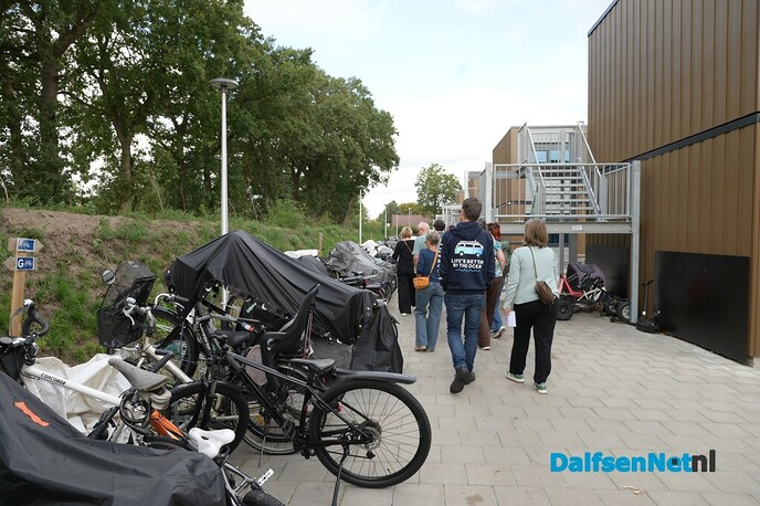 Open azc Dag brengt inwoners en bewoners samen in Dalfsen - Foto: Johan Bokma