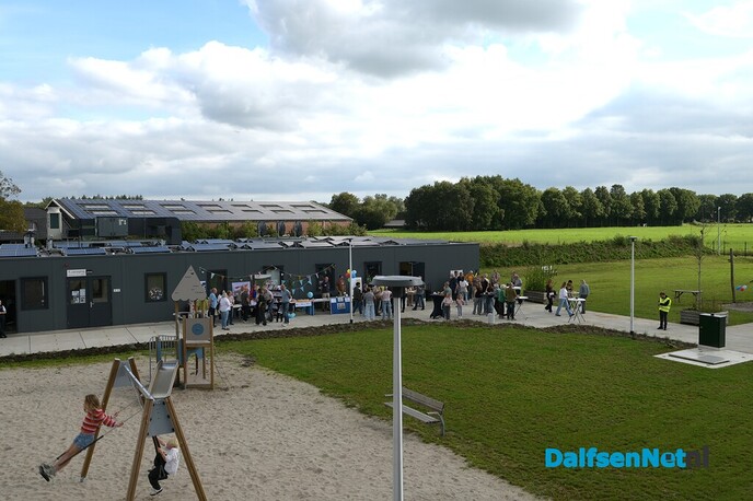 Open azc Dag brengt inwoners en bewoners samen in Dalfsen - Foto: Johan Bokma