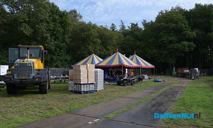 Opbouw HKD Festweekend in Dalfsen in volle gang - Foto: Johan Bokma
