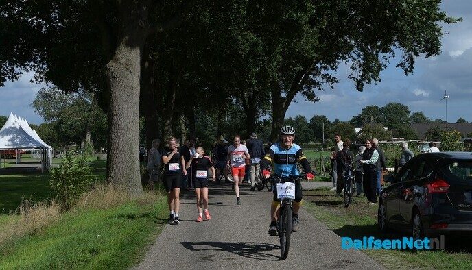 PLINQ Loopfestijn zorgt voor sportieve drukte in Dalfsen - Foto: Johan Bokma