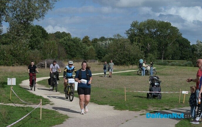 PLINQ Loopfestijn zorgt voor sportieve drukte in Dalfsen - Foto: Johan Bokma