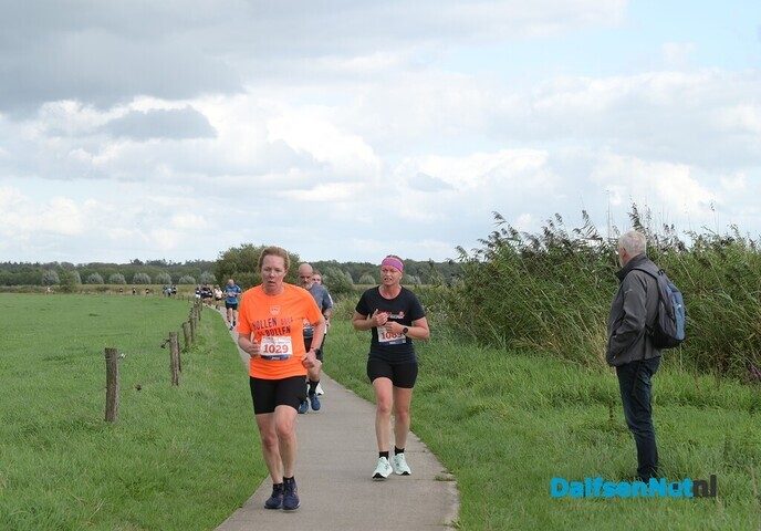 PLINQ Loopfestijn zorgt voor sportieve drukte in Dalfsen - Foto: Johan Bokma
