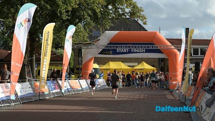 PLINQ Loopfestijn zorgt voor sportieve drukte in Dalfsen - Foto: Johan Bokma