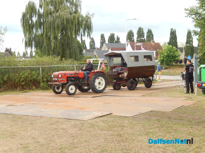 Nieuwleusen stroomt vol met oldtimers: een prachtige happening vol nostalgie