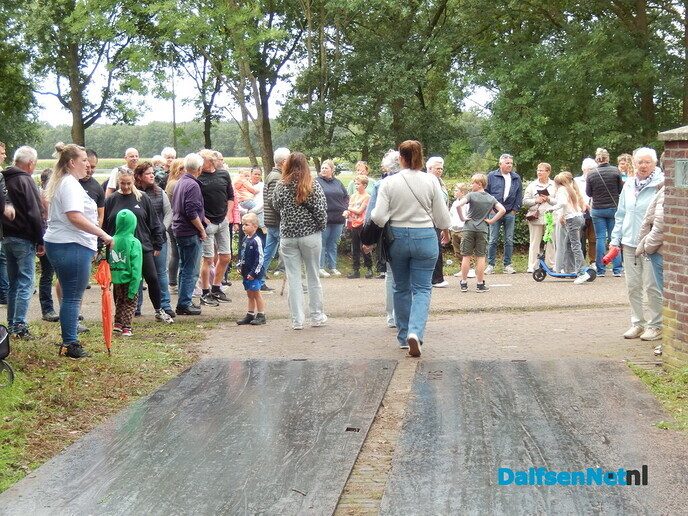Een Schatting: Bijna honderd trekkers bij Grasspartytocht - Foto: Willy