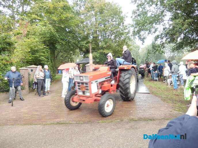Een Schatting: Bijna honderd trekkers bij Grasspartytocht - Foto: Willy