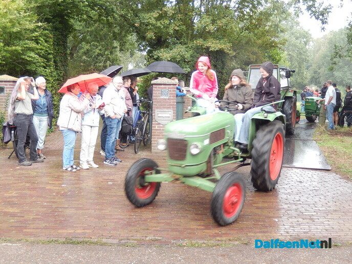 Een Schatting: Bijna honderd trekkers bij Grasspartytocht - Foto: Willy