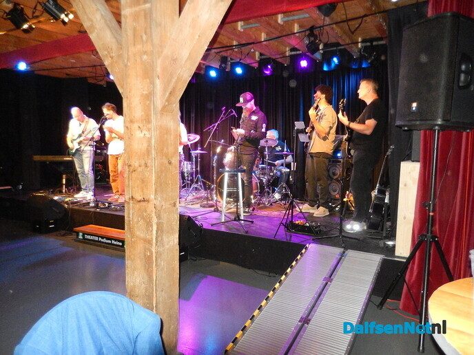 Uitmarkt brengt cultuur en gezelligheid naar het centrum van Heino - Foto: Willy