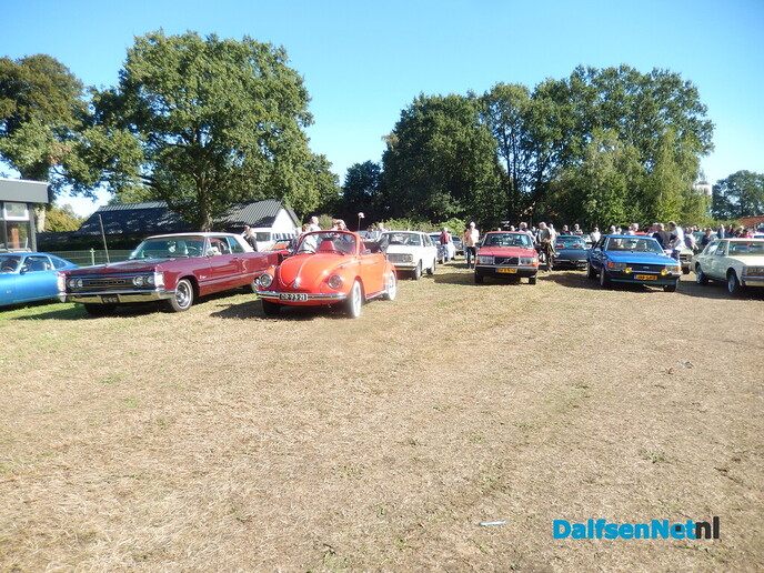Eerste oldtimer autotocht Wijthmen groot succes - Foto: Willy