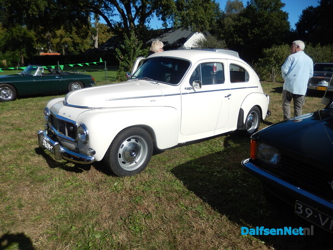 Eerste oldtimer autotocht Wijthmen groot succes - Foto: Willy