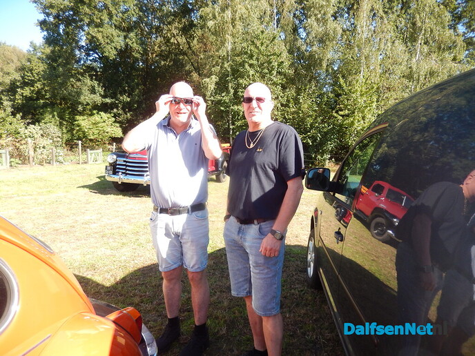 Eerste oldtimer autotocht Wijthmen groot succes - Foto: Willy