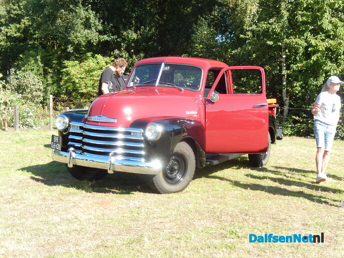 Eerste oldtimer autotocht Wijthmen groot succes - Foto: Willy