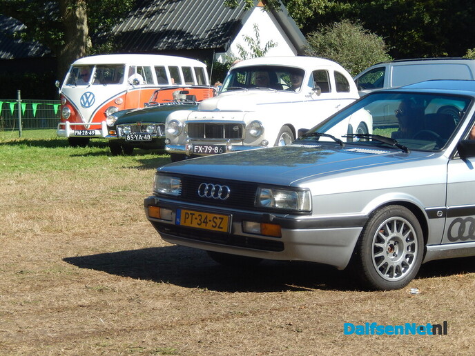 Eerste oldtimer autotocht Wijthmen groot succes - Foto: Willy