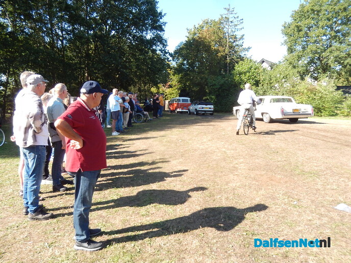 Eerste oldtimer autotocht Wijthmen groot succes - Foto: Willy