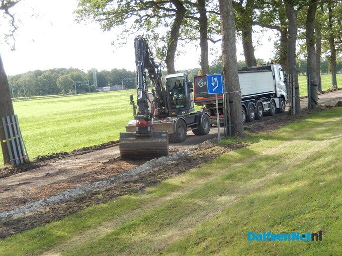 Komt er vloerbedekking op de Rechterensedijk? - Foto: Willy