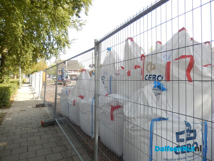Pijpen, kabels en vooral veel geduld in Dalfsen - Foto: Willy