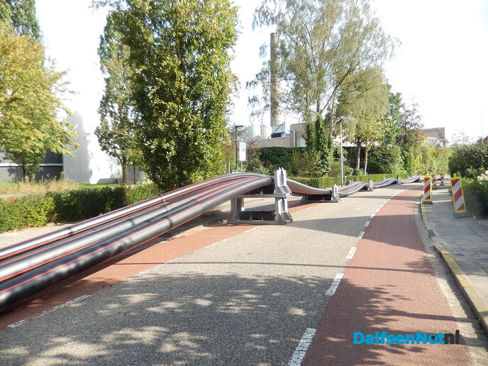 Pijpen, kabels en vooral veel geduld in Dalfsen - Foto: Willy